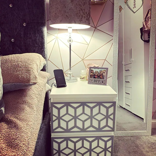Geometric Overlay for IKEA Malm